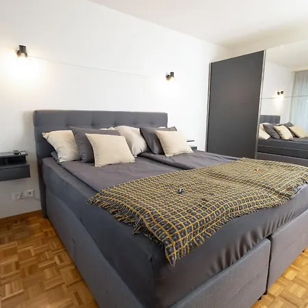 Bright Urban Retreat With Balcony, Workspace, Parking * Zürich