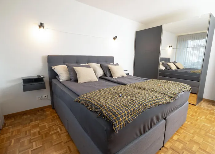 Bright Urban Retreat With Balcony, Workspace, Parking * 苏黎世