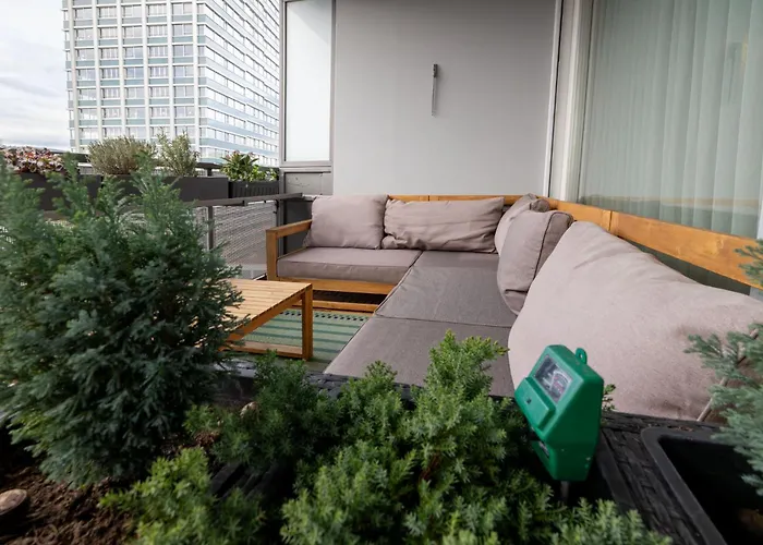 Apartament Bright Urban Retreat With Balcony, Workspace, Parking Zurych